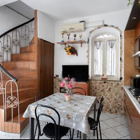 לינה וארוחת בוקר La Casa Di Giulia ארקולאנו