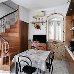 לינה וארוחת בוקר La Casa Di Giulia ארקולאנו